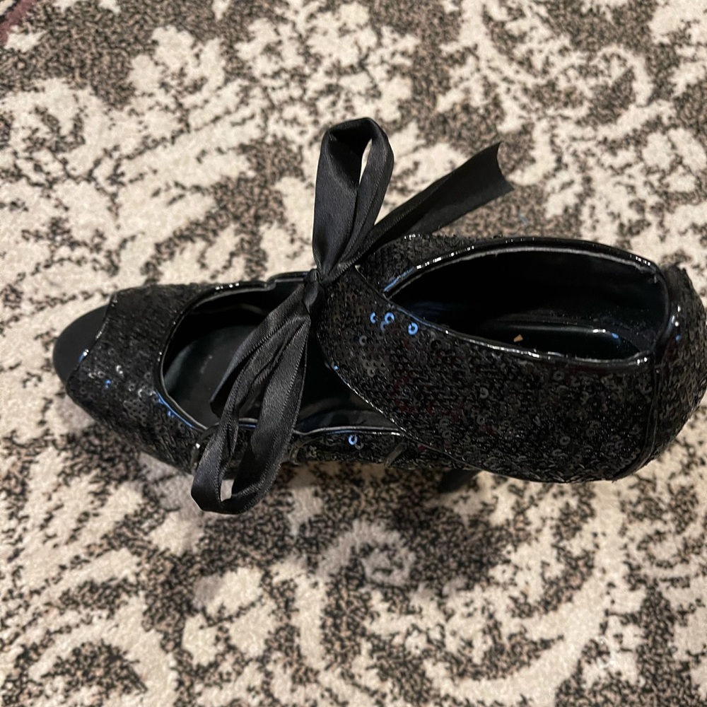 Heels - Picture 2 of 3